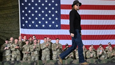 Army investigating after helicopters hovered alongside Kid Rock’s swimming pool as he saluted Army investigating after helicopters hovered alongside Kid Rock’s swimming pool as he saluted