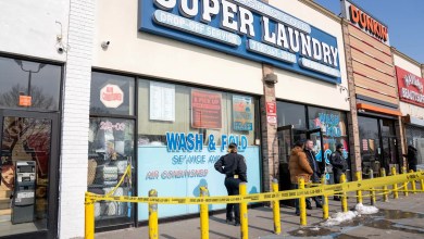 Man, 31, dies after he’s shot in head outside Queens laundromat Man, 31, dies after he’s shot in head outside Queens laundromat
