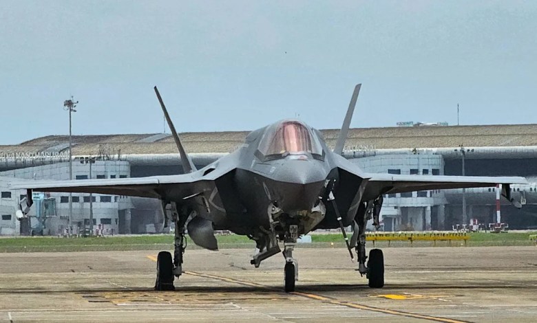 UK experts inspect fighter jet stuck in India for three weeks UK experts inspect fighter jet stuck in India for three weeks