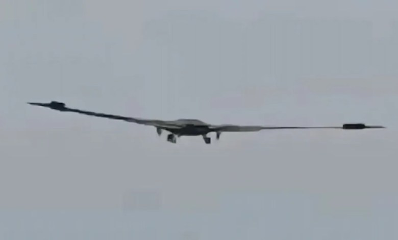 Large Stealth Flying Wing Aircraft Photographed Over China Large Stealth Flying Wing Aircraft Photographed Over China