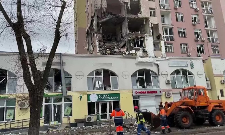 Buildings damaged in Kyiv after Russia attacks city with missiles and drones, causing injuries Buildings damaged in Kyiv after Russia attacks city with missiles and drones, causing injuries