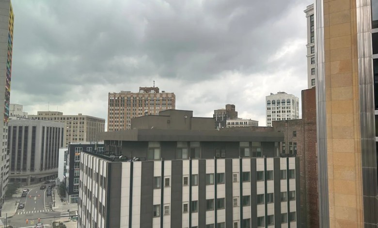 Rain and thunderstorms expected this week in metro Detroit, but clear skies this weekend Rain and thunderstorms expected this week in metro Detroit, but clear skies this weekend