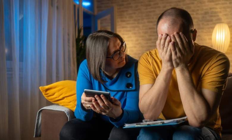 Minnesota Man Hides Retirement Contributions From Wife Who Says ‘Debt Is Normal’ — Dave Ramsey Fires Back, ‘No More’ Minnesota Man Hides Retirement Contributions From Wife Who Says ‘Debt Is Normal’ — Dave Ramsey Fires Back, ‘No More’