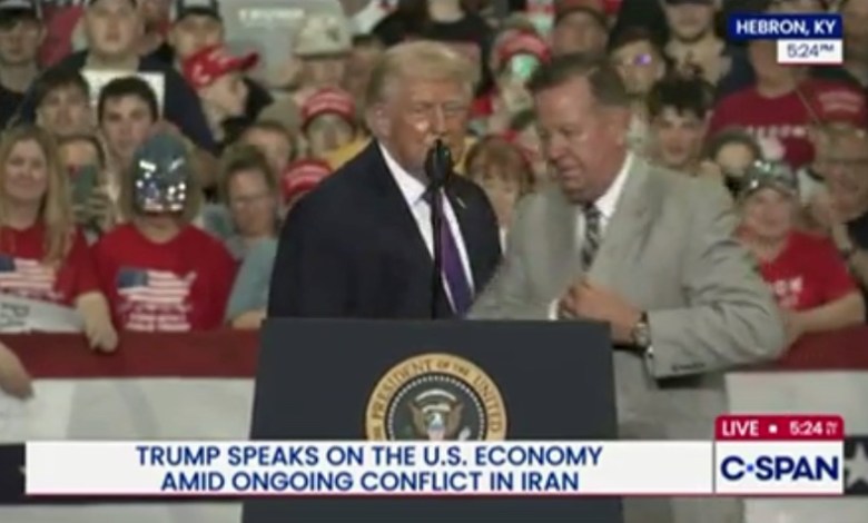 ‘Do It Fast!’ Trump Tells Businessman To Hurry Rally Speech Because ‘They Don’t Wanna Hear From You’ ‘Do It Fast!’ Trump Tells Businessman To Hurry Rally Speech Because ‘They Don’t Wanna Hear From You’