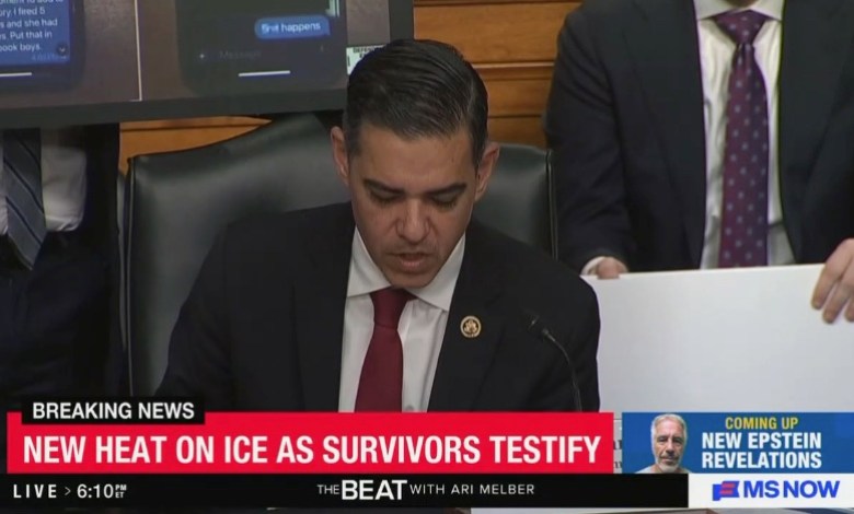 Congressman Reads Texts From Border Agent Who Bragged About Shooting Chicago Woman: ‘5 Shots, 7 Holes’ Congressman Reads Texts From Border Agent Who Bragged About Shooting Chicago Woman: ‘5 Shots, 7 Holes’