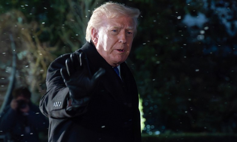 Republican Joins With Dems on Constitutional Amendment to Give Congress Power to Reject Trump Pardons Republican Joins With Dems on Constitutional Amendment to Give Congress Power to Reject Trump Pardons