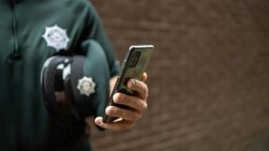 Police Left Embarrassed After Sergeant Spotted Using Dating App During Active Southern California Standoff Police Left Embarrassed After Sergeant Spotted Using Dating App During Active Southern California Standoff