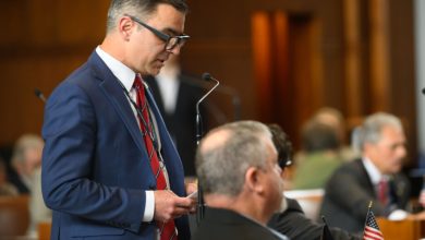 Oregon Dems propose partial split from federal tax code, preserving 1 million for state Oregon Dems propose partial split from federal tax code, preserving 1 million for state