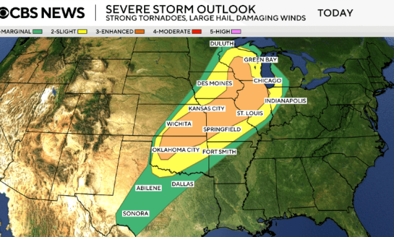 Maps show more severe storms forecast for Midwest after tornadoes, flooding Maps show more severe storms forecast for Midwest after tornadoes, flooding