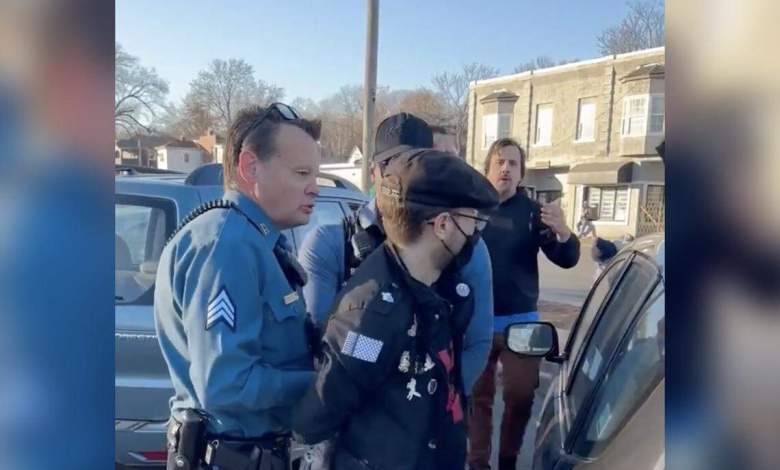 KC police arrest volunteers serving free meals in Kansas City parking lot. Why? KC police arrest volunteers serving free meals in Kansas City parking lot. Why?