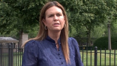 Gov. Sarah Huckabee Sanders asked to leave from Little Rock restaurant Gov. Sarah Huckabee Sanders asked to leave from Little Rock restaurant