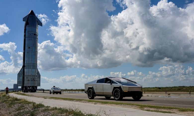 Elon Musk’s SpaceX said to consider merger with Tesla, Bloomberg News reports Elon Musk’s SpaceX said to consider merger with Tesla, Bloomberg News reports