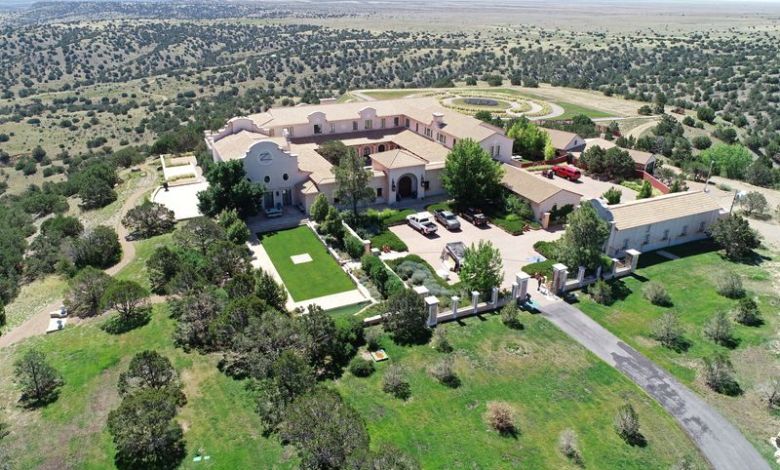 Brothers of Epstein accuser Virginia Giuffre visit New Mexico ranch, demand unredacted documents Brothers of Epstein accuser Virginia Giuffre visit New Mexico ranch, demand unredacted documents