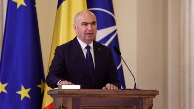 Biggest party in Romanian coalition withdraws support for PM, political crisis looms Biggest party in Romanian coalition withdraws support for PM, political crisis looms