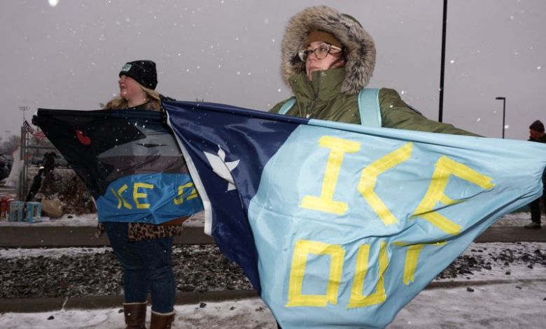 Anti-ICE demonstrators chase off outnumbered far-right activists at Minneapolis rally Anti-ICE demonstrators chase off outnumbered far-right activists at Minneapolis rally