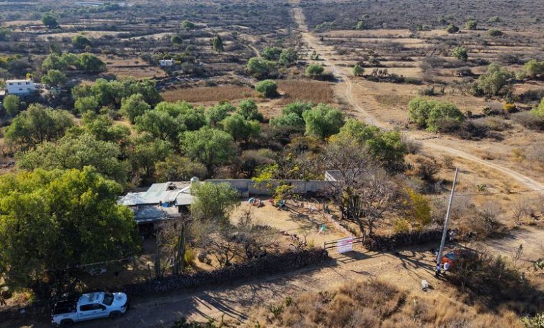 With discovery of secret tunnel, Mexican authorities strike blow against black-market fuel trade With discovery of secret tunnel, Mexican authorities strike blow against black-market fuel trade