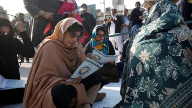 Pakistan’s jailed Imran Khan loses 85% vision in right eye, lawyer says Pakistan’s jailed Imran Khan loses 85% vision in right eye, lawyer says