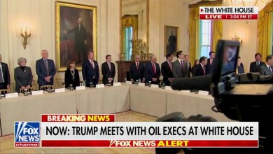 Scary Thin Tucker Carlson Makes Shock White House Appearance Scary Thin Tucker Carlson Makes Shock White House Appearance