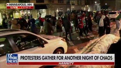 Panicked Hannity Fails to Bait Anti-ICE Protester in Live Interview Panicked Hannity Fails to Bait Anti-ICE Protester in Live Interview