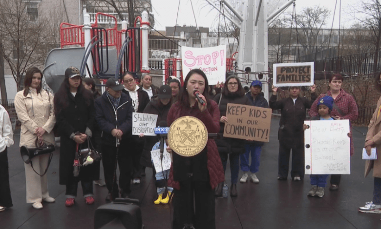 City’s homeless relocation plan sparks outrage among parents and activists City’s homeless relocation plan sparks outrage among parents and activists