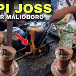 Nikmati Keunikan Kopi Joss Angkringan Tugu di Malam Hari Nikmati Keunikan Kopi Joss Angkringan Tugu di Malam Hari
