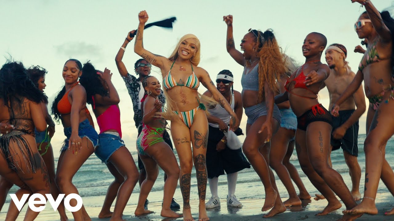GloRilla – TGIF (Official Music Video) GloRilla – TGIF (Official Music Video)