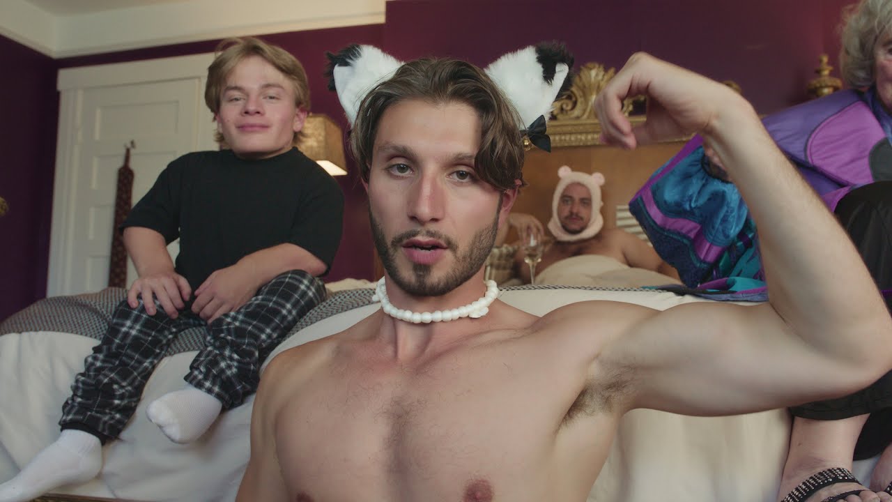bbno$ – two (official music video) bbno$ – two (official music video)
