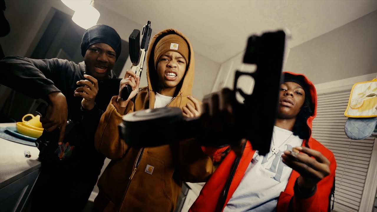 FullyChop – “Super Slime” (Official Video) Shot by @Lou Visualz FullyChop – “Super Slime” (Official Video) Shot by @Lou Visualz