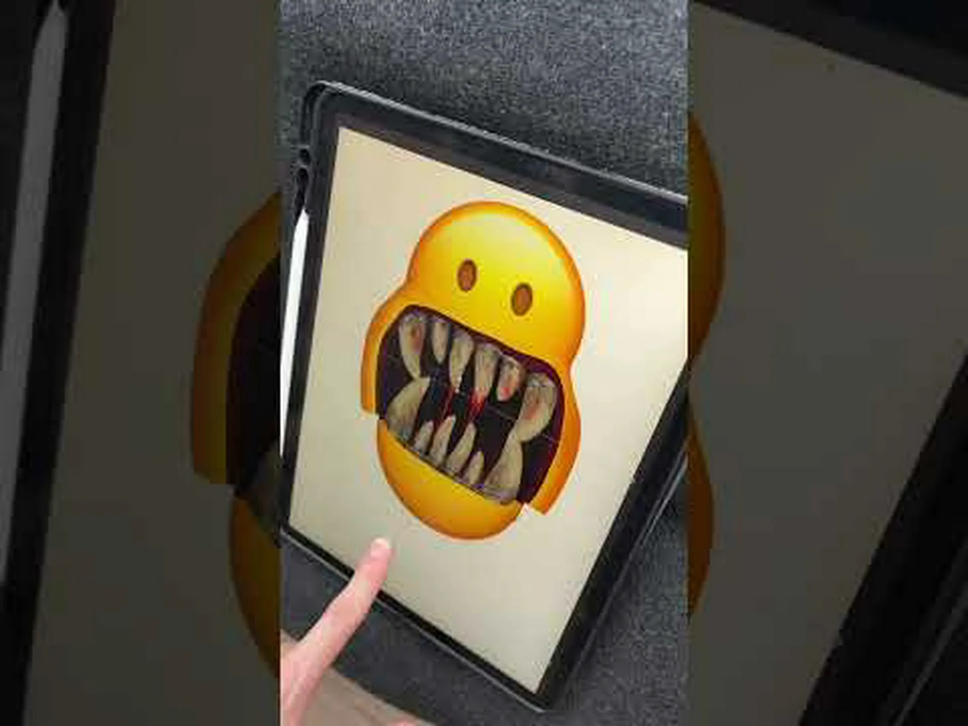 iOS 18の新機能「源文字」で独自の絵文字を作成可能 iOS 18の新機能「源文字」で独自の絵文字を作成可能