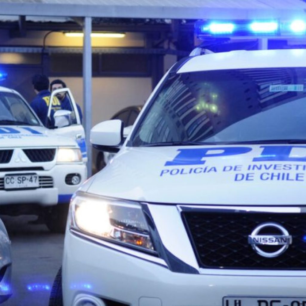 Formalizan a tres militares y un civil en Aysén por retirar encomienda con droga: dos quedan en prisión preventiva Formalizan a tres militares y un civil en Aysén por retirar encomienda con droga: dos quedan en prisión preventiva