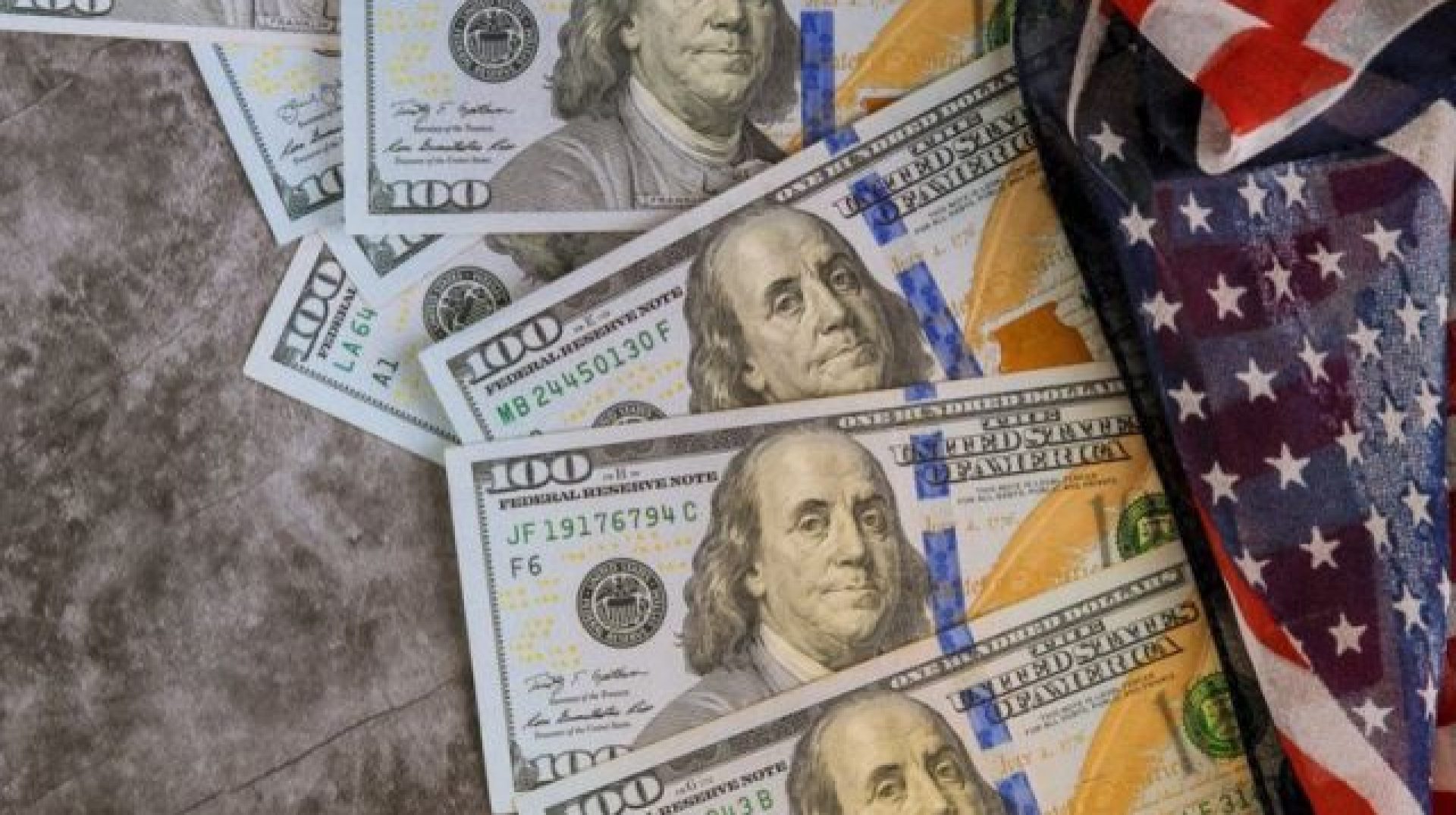 Dólar abre impulsado por récord histórico en el precio del cobre Dólar abre impulsado por récord histórico en el precio del cobre