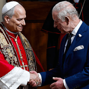 Carlos III y Papa León XIV: histórica oración conjunta en el Vaticano Carlos III y Papa León XIV: histórica oración conjunta en el Vaticano