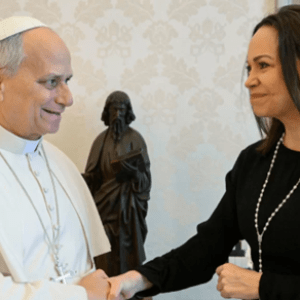 Papa León XIV se reúne con María Corina Machado en el Vaticano Papa León XIV se reúne con María Corina Machado en el Vaticano