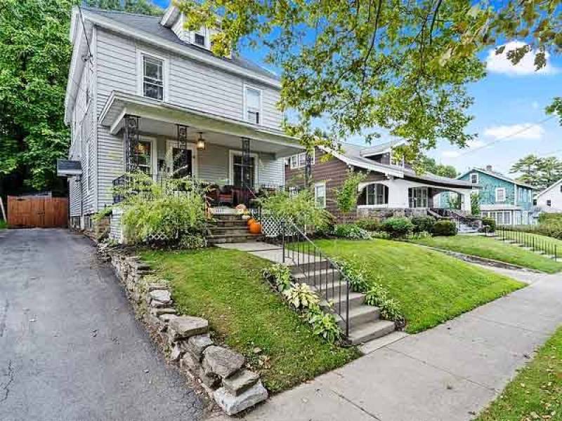 Beautiful 3 bedroom, 1 bathroom home
,050
Oak St, Syracuse, NY Beautiful 3 bedroom, 1 bathroom home
,050
Oak St, Syracuse, NY