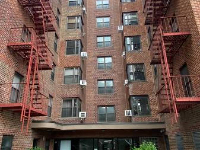 Spacious 1 bedroom coop with great layout
9,000
East Elmhurst Spacious 1 bedroom coop with great layout
9,000
East Elmhurst