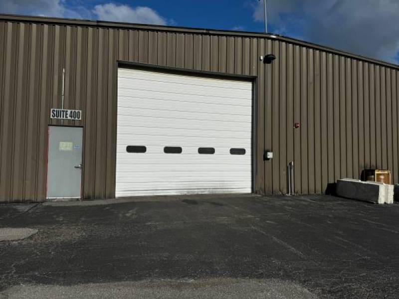 10,000 SQFT Warehouse for Lease Immediately
alt= 10,000 SQFT Warehouse for Lease Immediately
alt=