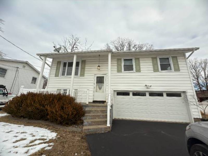 12 Fawn Drive
,300 12 Fawn Drive
,300