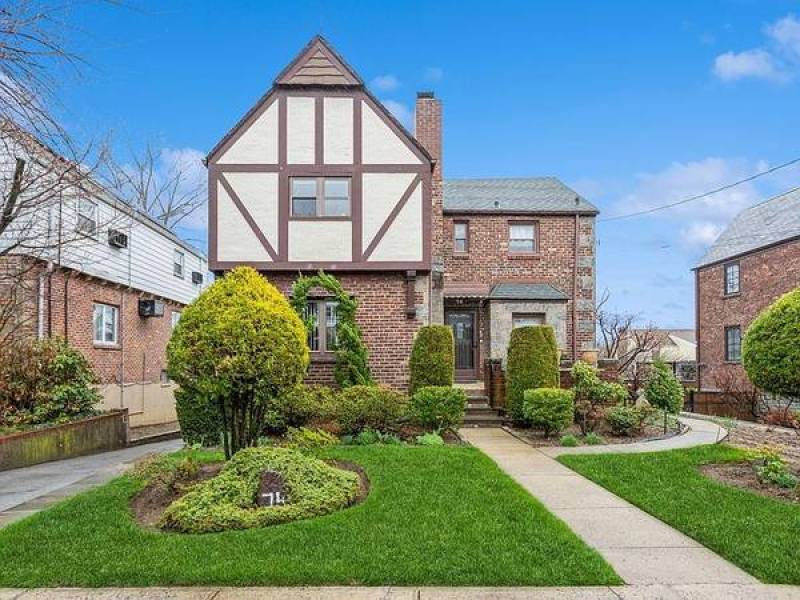 Beautiful 3BR/2BA Home with Spacious Backyard!
,850
Yonkers, NY Beautiful 3BR/2BA Home with Spacious Backyard!
,850
Yonkers, NY