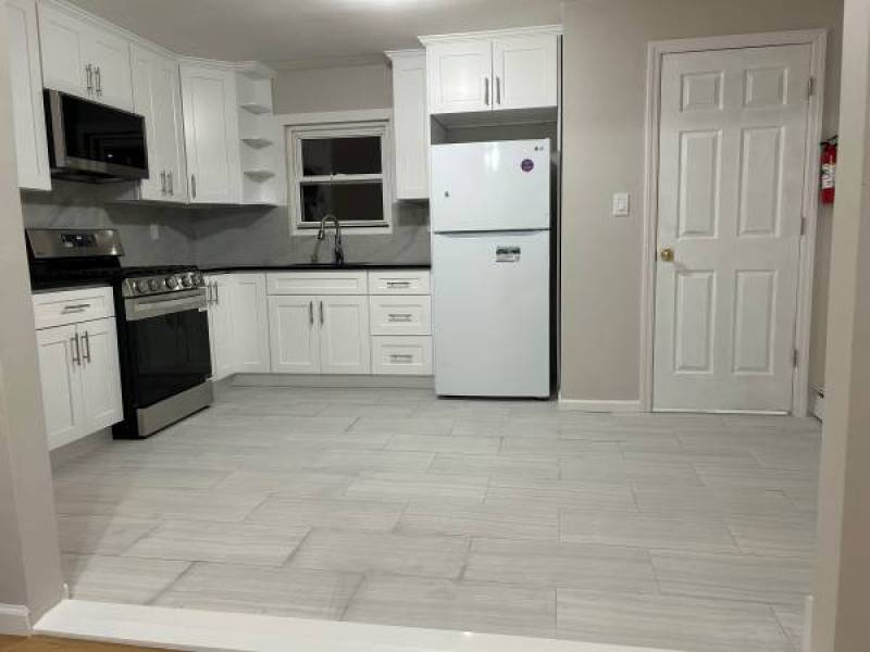 3 bedroom one bathroom
,200
Centereach 3 bedroom one bathroom
,200
Centereach