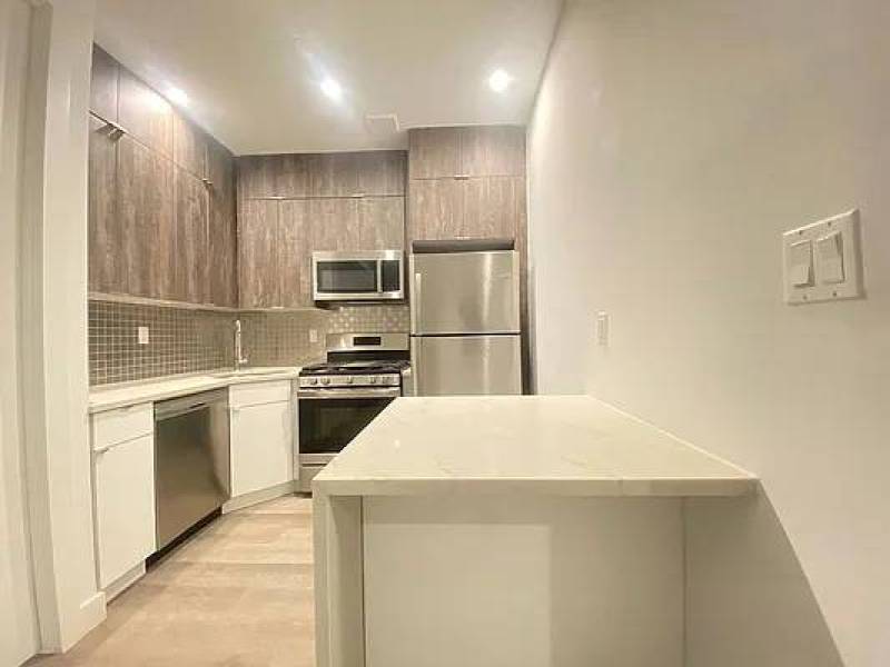 2 Bedroom in Bushwick! 3 minute walk to J train! Laundry in building!
,100
Brooklyn 2 Bedroom in Bushwick! 3 minute walk to J train! Laundry in building!
,100
Brooklyn