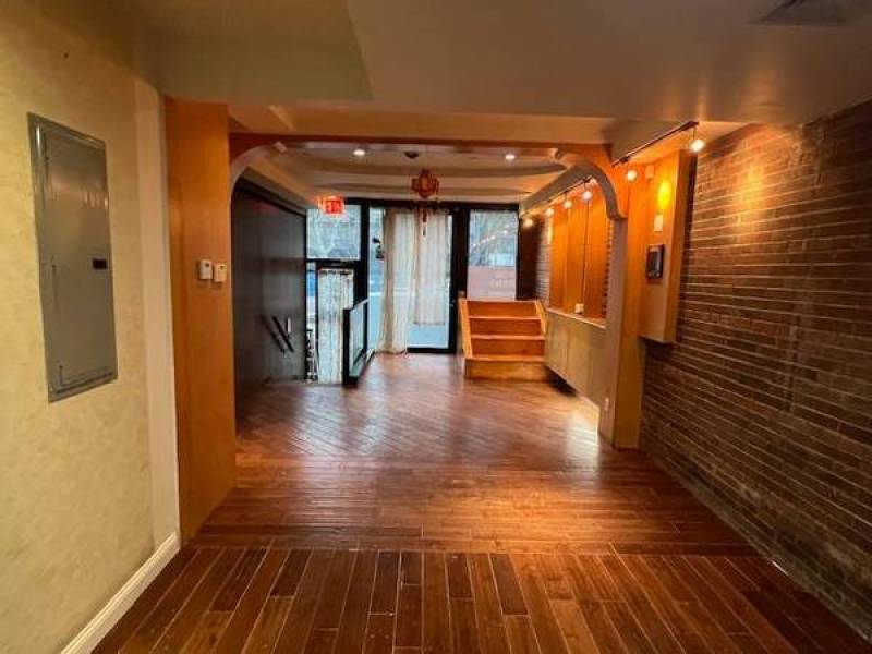 Former MAMA SPA.. Now OPEN LAYOUT. ~2110 Sq Ft. Two Floors
,900
Chinatown / Lit Italy Former MAMA SPA.. Now OPEN LAYOUT. ~2110 Sq Ft. Two Floors
,900
Chinatown / Lit Italy