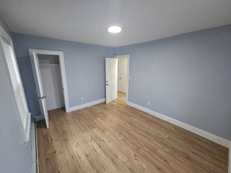 Spacious Room For Rent
,100
Queens Village Spacious Room For Rent
,100
Queens Village