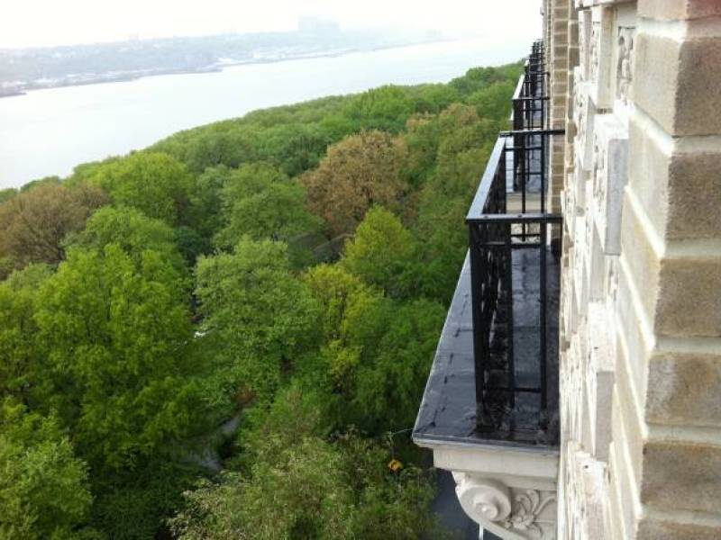 Beautiful Rm w/a View! 1 week each month? Or January
,000
Upper West Side Beautiful Rm w/a View! 1 week each month? Or January
,000
Upper West Side