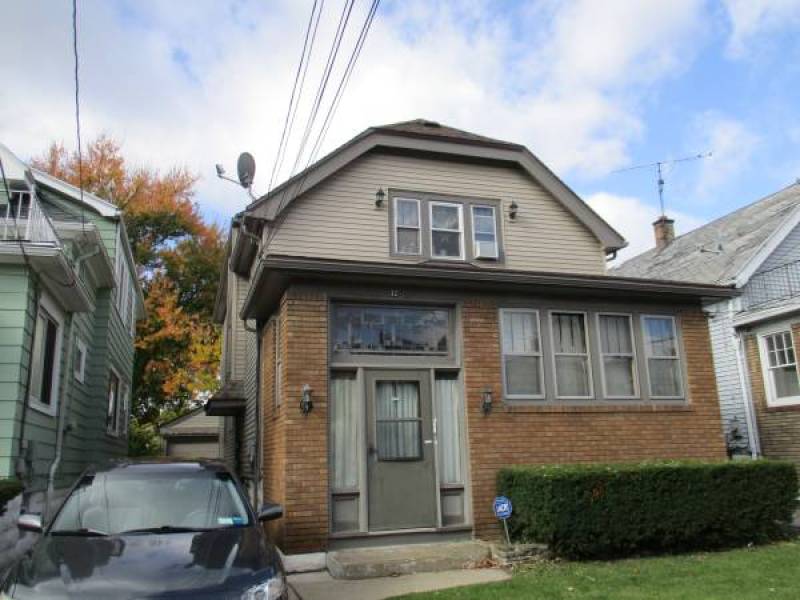 2 FAMILY FOR SALE- 3,000.00
3,000
32 Courtland Ave. 2 FAMILY FOR SALE- 3,000.00
3,000
32 Courtland Ave.