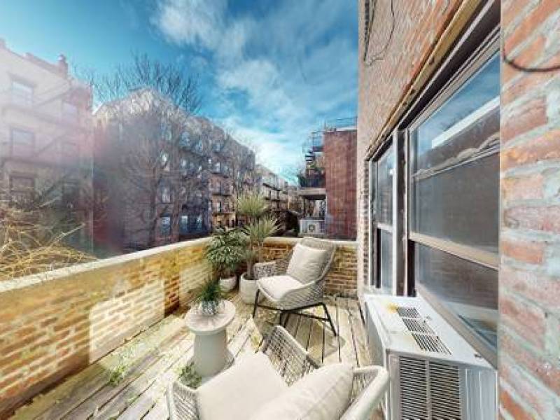 West 22nd Street Studio with private outdoor space
,250
Chelsea West 22nd Street Studio with private outdoor space
,250
Chelsea