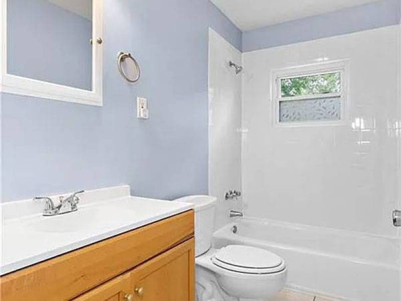 Beautiful 2-Bedroom 1-bath apartment Available now
7
35 Joseph St, Buffalo, NY Beautiful 2-Bedroom 1-bath apartment Available now
7
35 Joseph St, Buffalo, NY