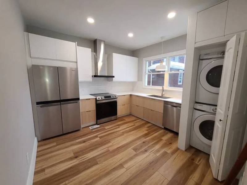 Fully Renovated 3-Bedroom Apartment with Modern Finishes
0
Tonawanda, NY Fully Renovated 3-Bedroom Apartment with Modern Finishes
0
Tonawanda, NY