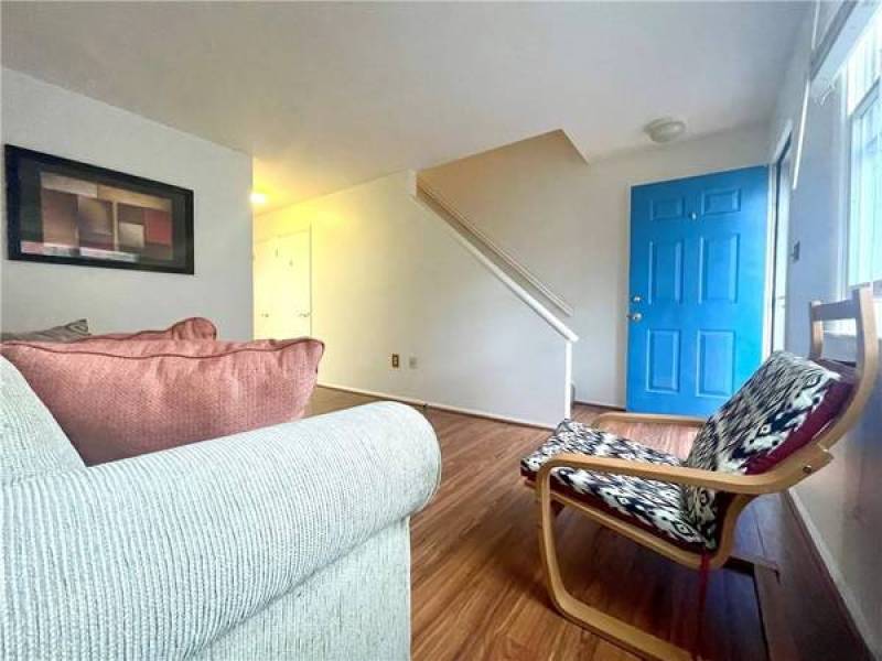 Lakeside Home with Ample Space & Great Location
,600
Kiamesha Lake Lakeside Home with Ample Space & Great Location
,600
Kiamesha Lake