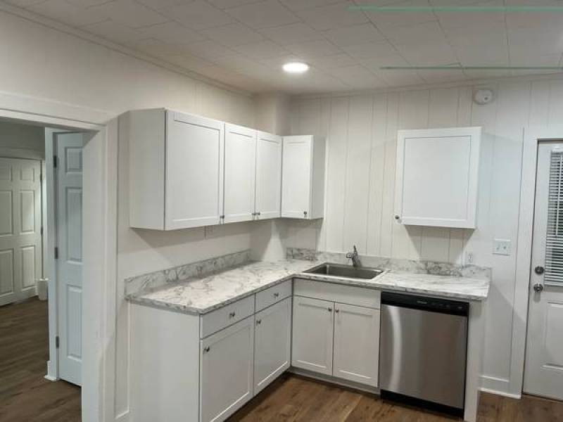 Just a short walk to downtown Glens Falls! Updated kitchen
,300
Glens Falls, NY Just a short walk to downtown Glens Falls! Updated kitchen
,300
Glens Falls, NY