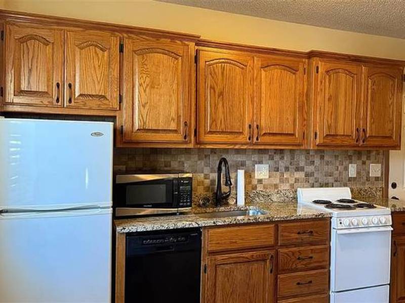 Charming 1BR apartment in walkable Fox Point,
0
Glens Falls, NY Charming 1BR apartment in walkable Fox Point,
0
Glens Falls, NY
